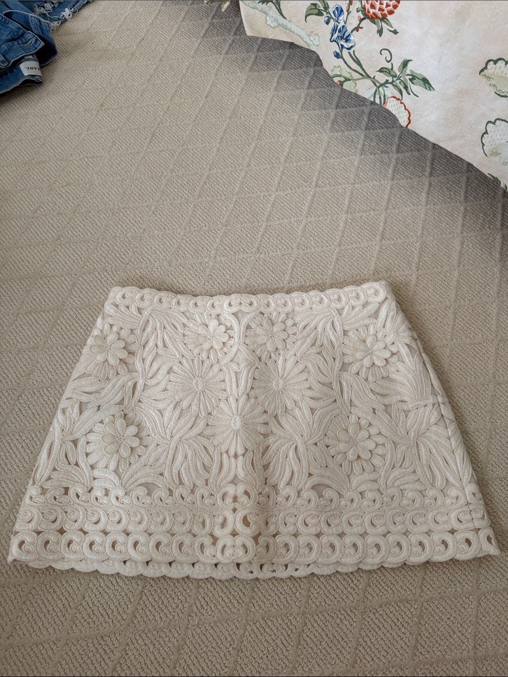 H&M Ivory Floral Lace Mini Skirt